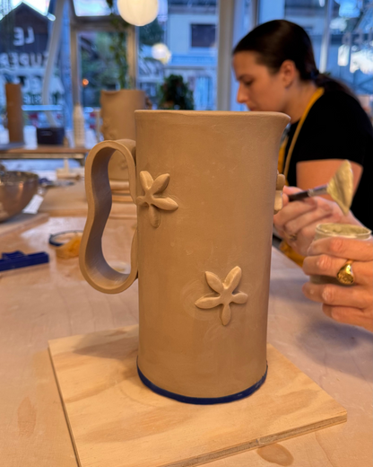 pichet en grès cours de poterie